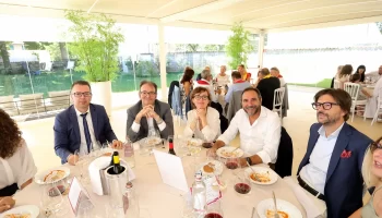 <br />
<b>Warning</b>:  Undefined variable $img in <b>/home/ducatovinix/public_html/site/wp-content/themes/ppo_ducato/single-attivita.php</b> on line <b>276</b><br />
<br />
<b>Warning</b>:  Trying to access array offset on null in <b>/home/ducatovinix/public_html/site/wp-content/themes/ppo_ducato/single-attivita.php</b> on line <b>276</b><br />
